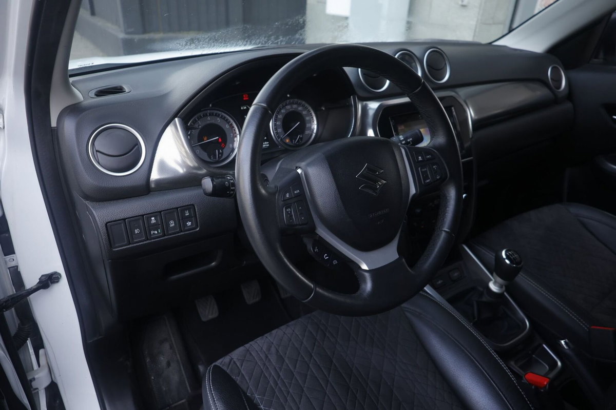 Suzuki Vitara 1.4 Boosterjet A/T Starview (16)