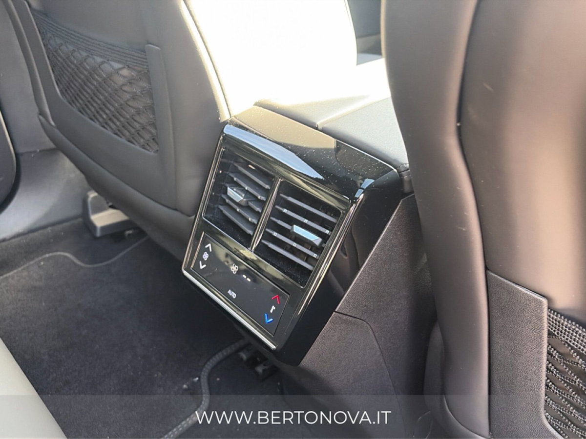 Ds DS 7 1.6 e-tense phev Performance Line+ 4x4 360cv auto (13)
