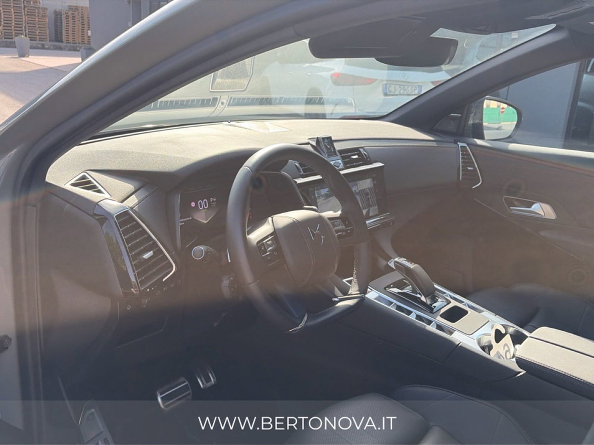 Ds DS 7 1.6 e-tense phev Performance Line+ 4x4 360cv auto (17)
