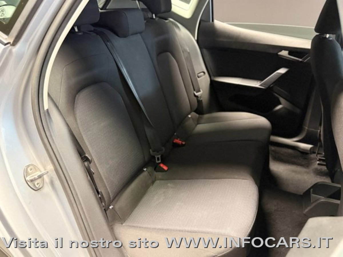 SEAT Arona 1.0 ecotsi Style 95cv (8)