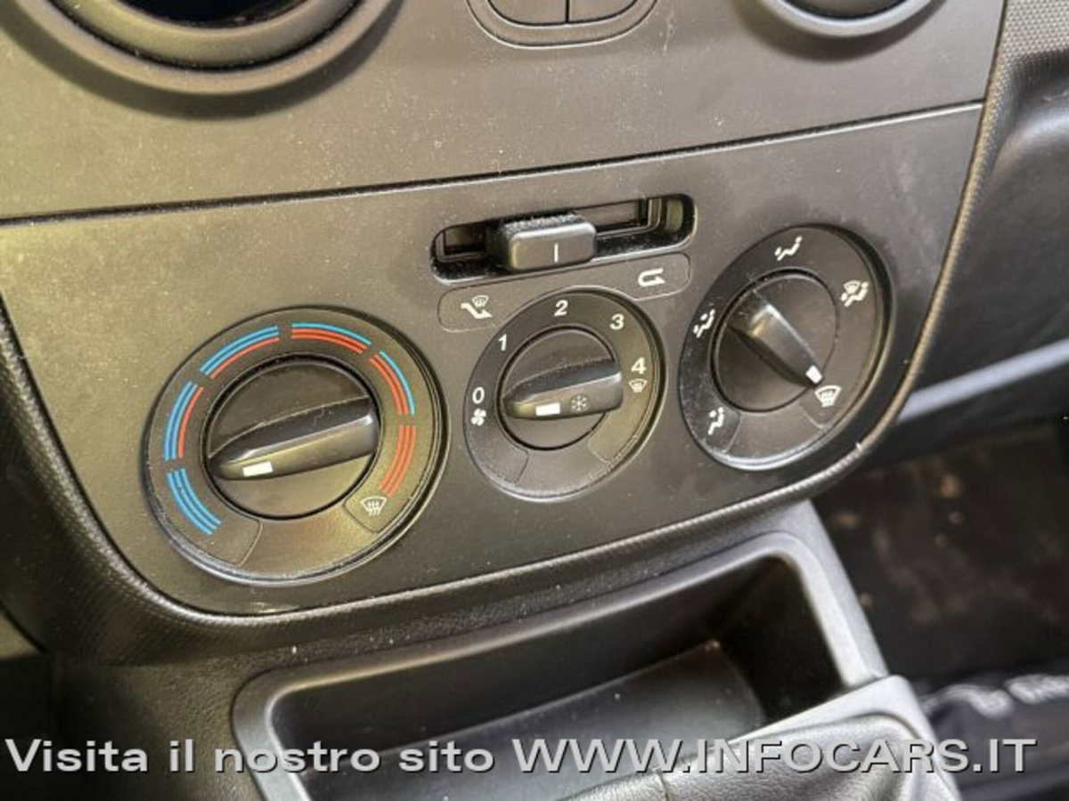 Fiat Fiorino 1.3 MJT 95CV Combinato (10)