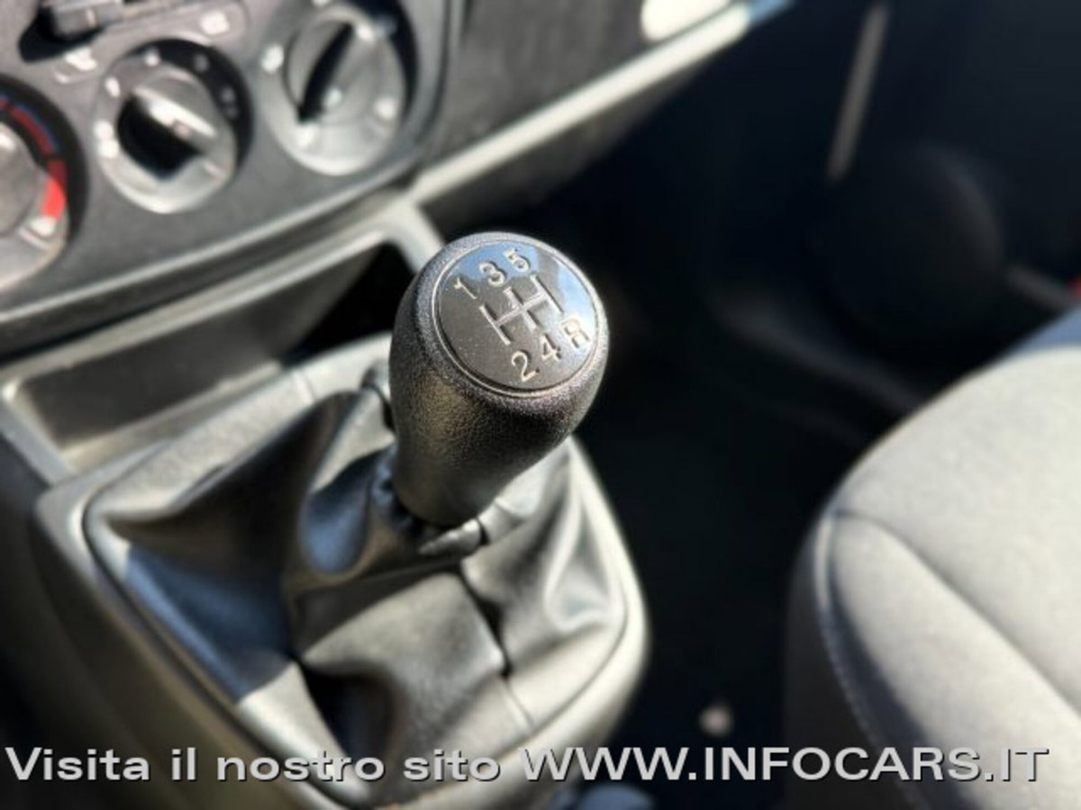 Fiat Fiorino 1.3 MJT 95CV Combinato (12)