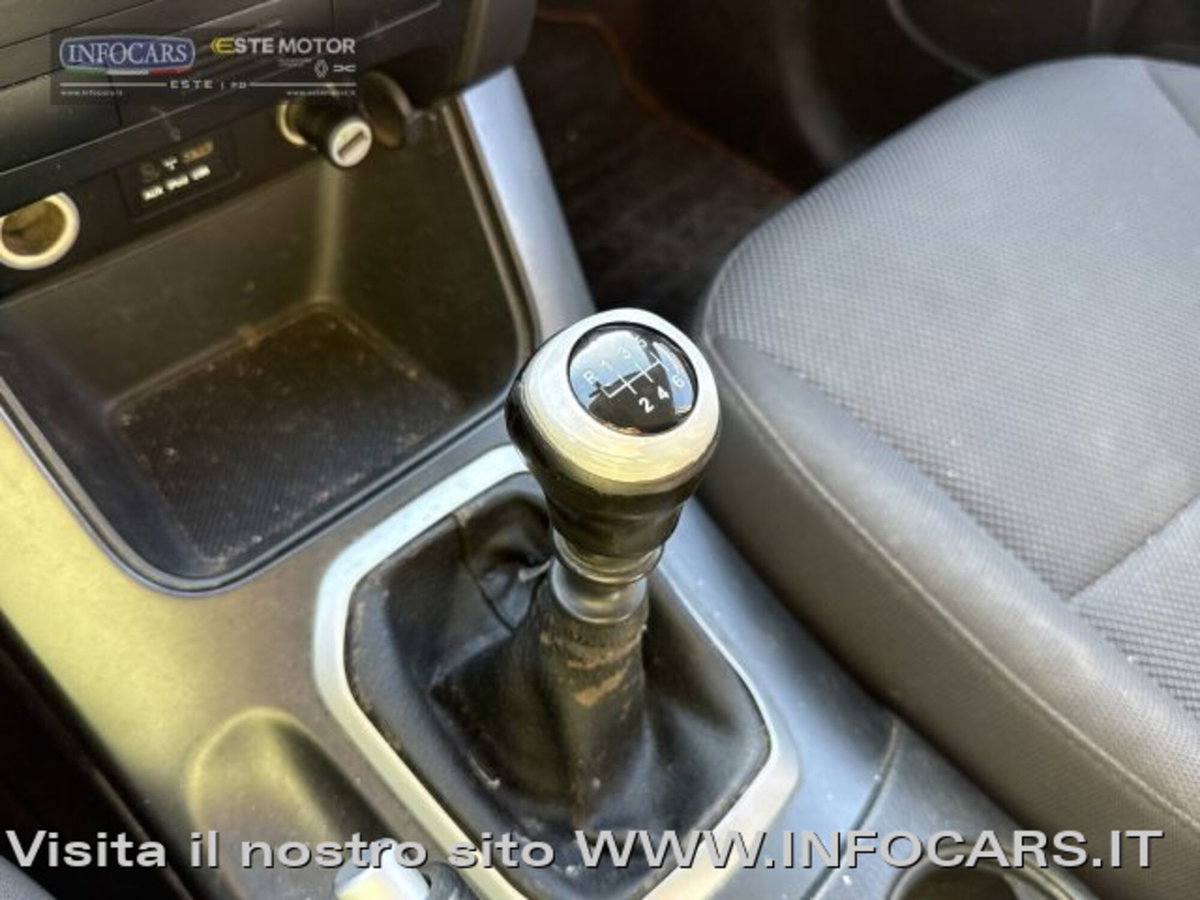 Kia Sorento 2.2 16V CRDI VGT 2WD Active (11)