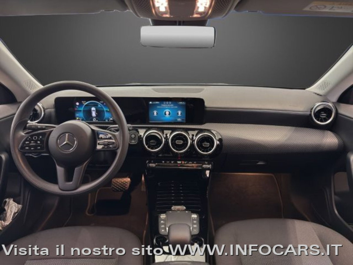Mercedes-Benz CLA Shooting Brake 200 d Executive auto (11)