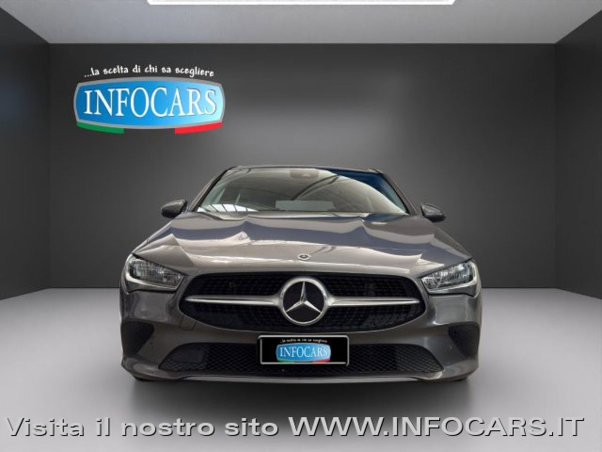 Mercedes-Benz CLA Shooting Brake 200 d Executive auto (18)