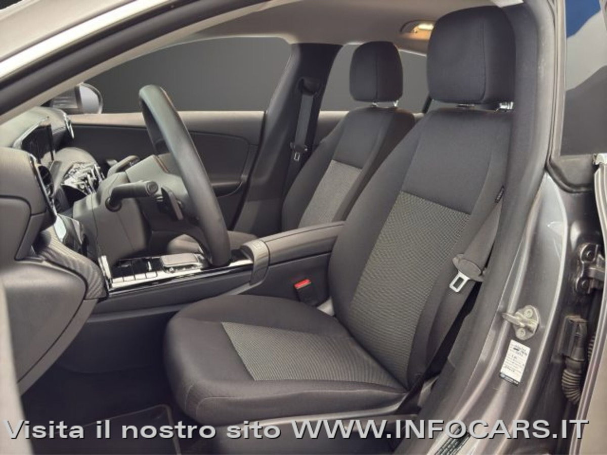 Mercedes-Benz CLA Shooting Brake 200 d Executive auto (5)