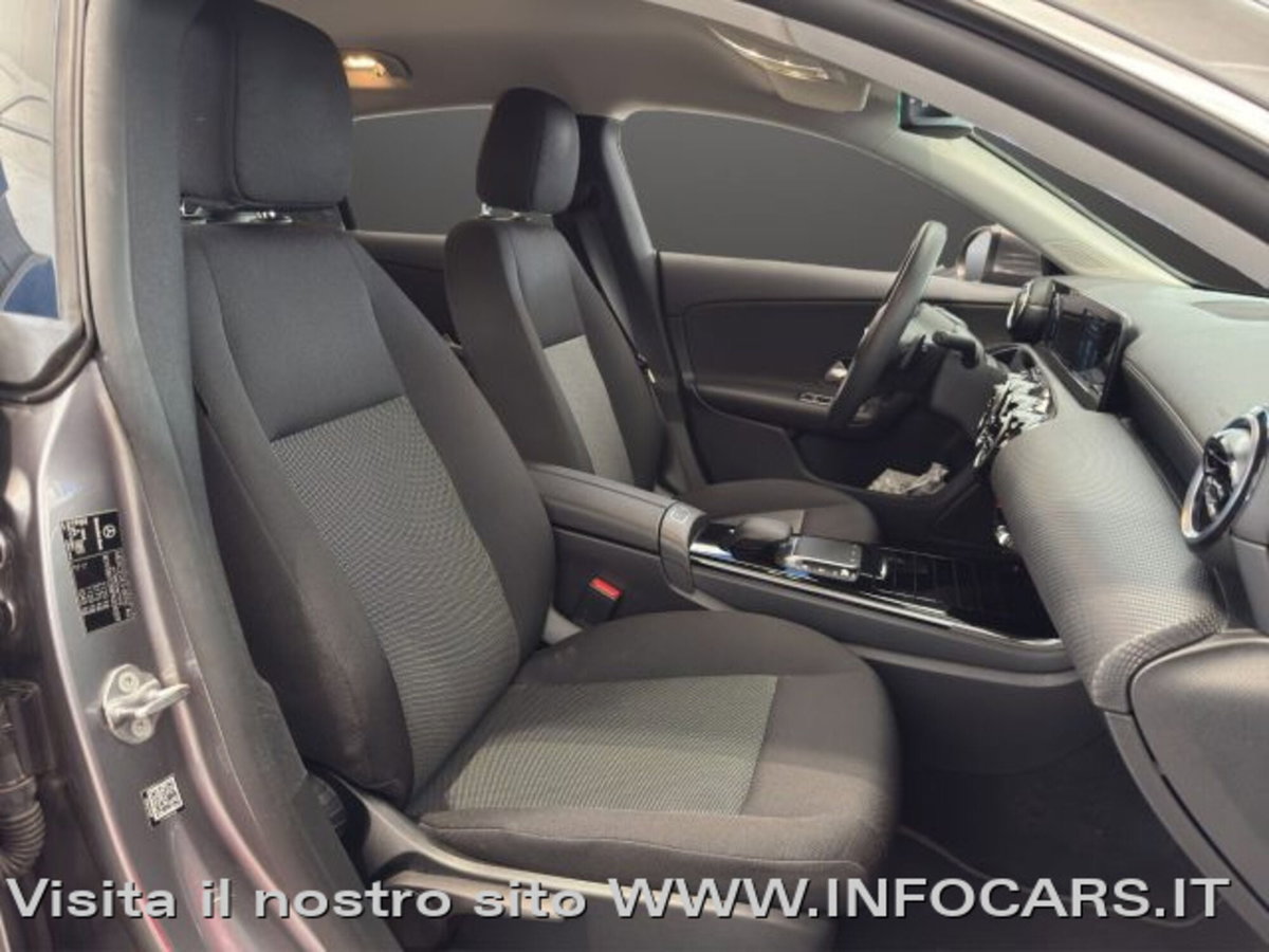 Mercedes-Benz CLA Shooting Brake 200 d Executive auto (6)