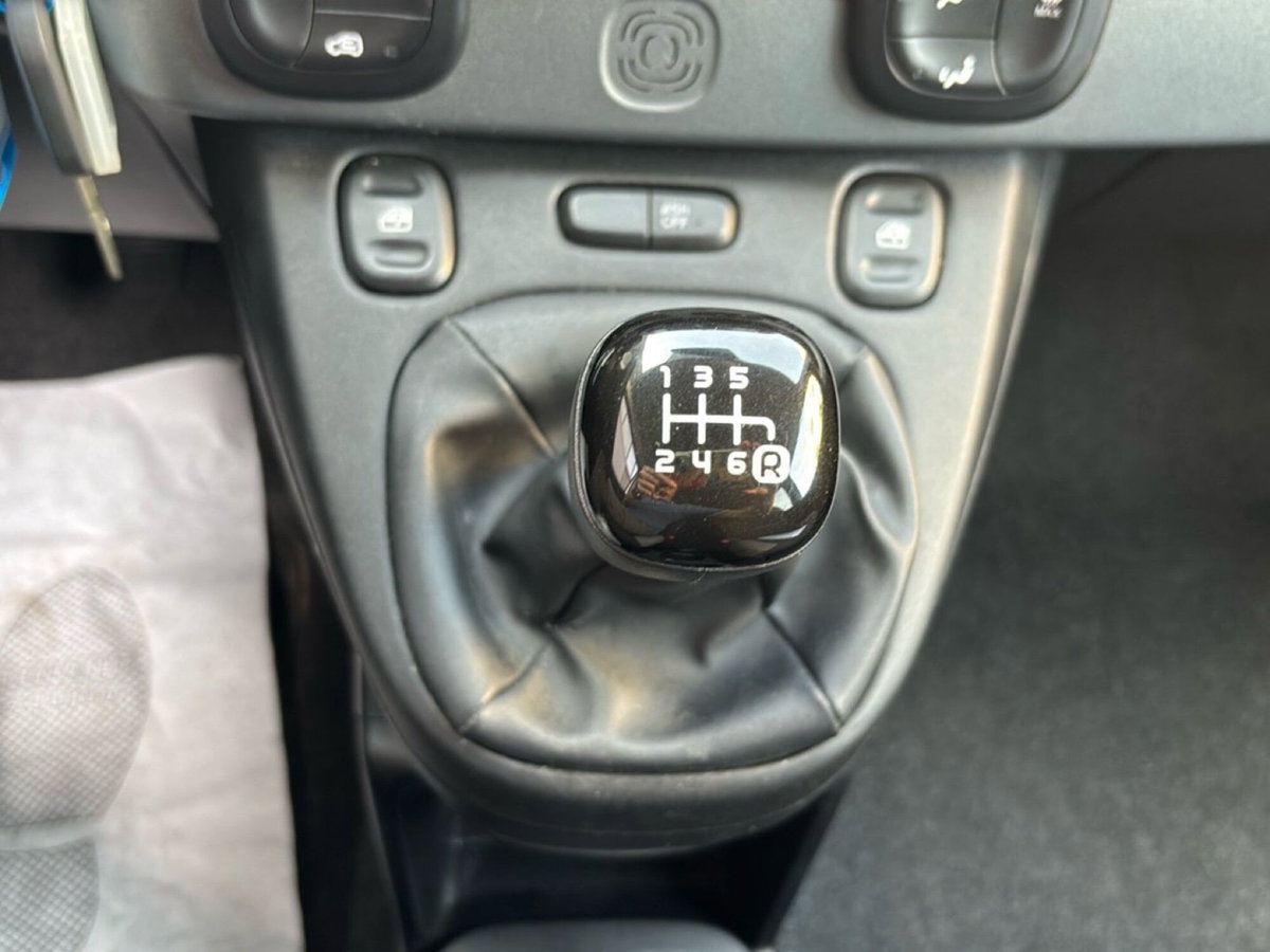 Fiat Panda 1.0 FireFly S&S Hybrid City Cross (15)