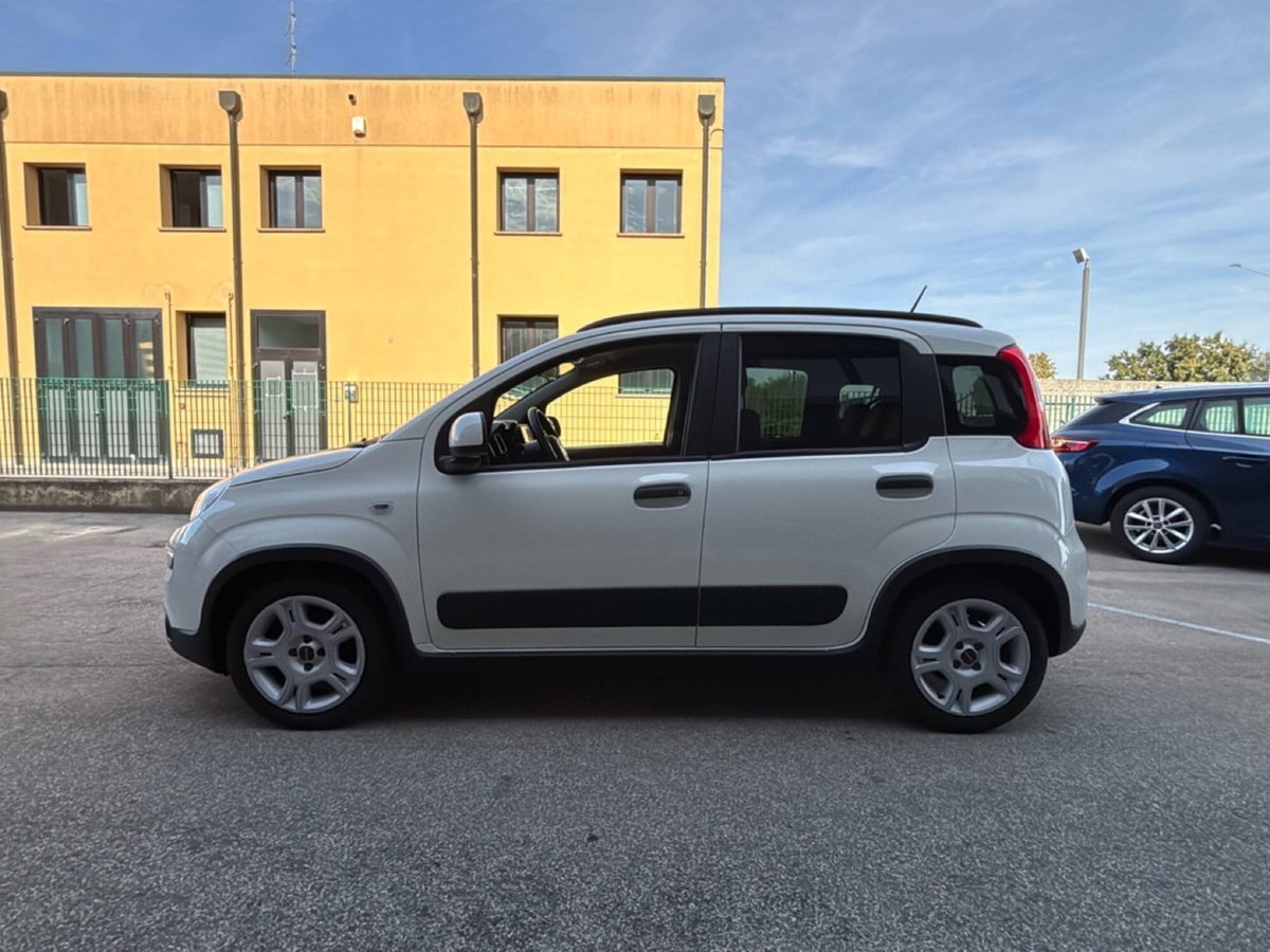 Fiat Panda 1.0 FireFly S&S Hybrid City Cross (5)