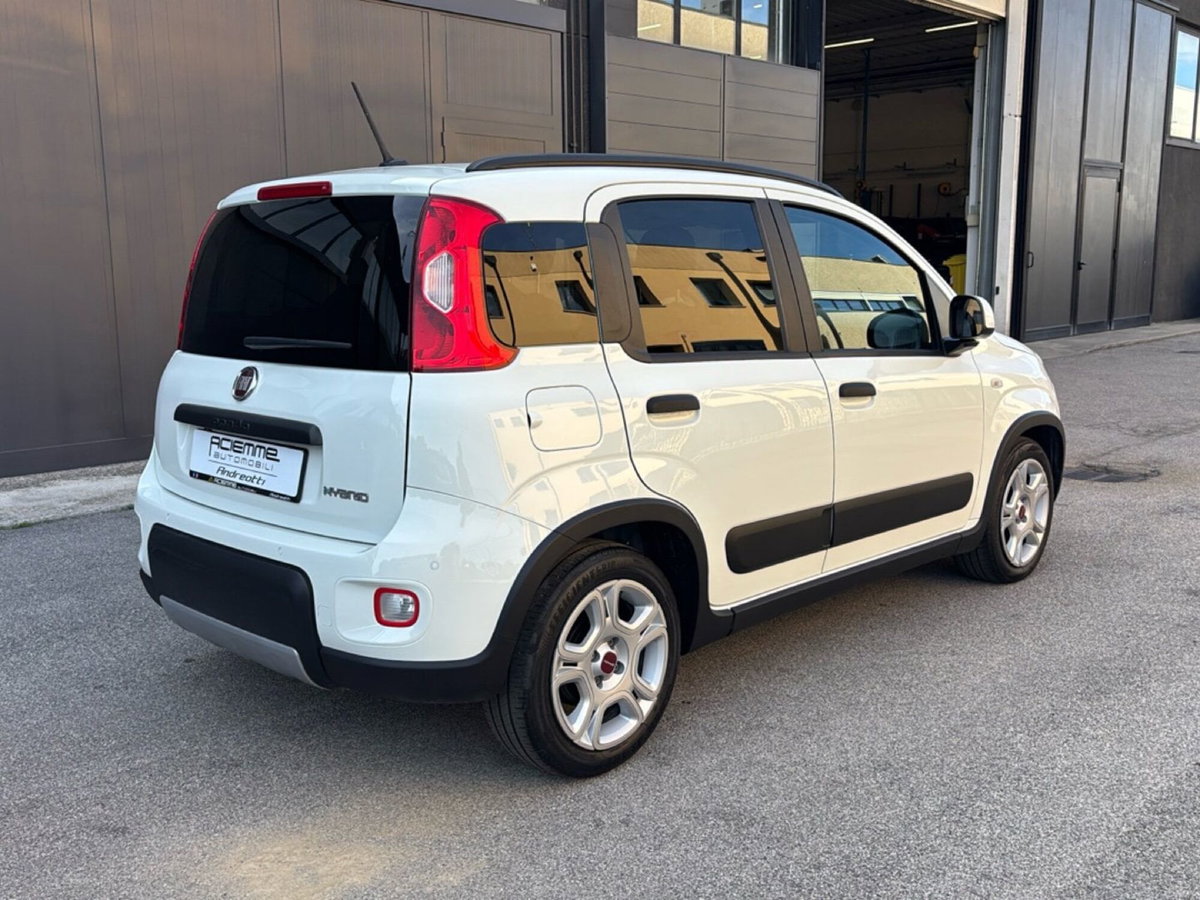 Fiat Panda 1.0 FireFly S&S Hybrid City Cross (7)