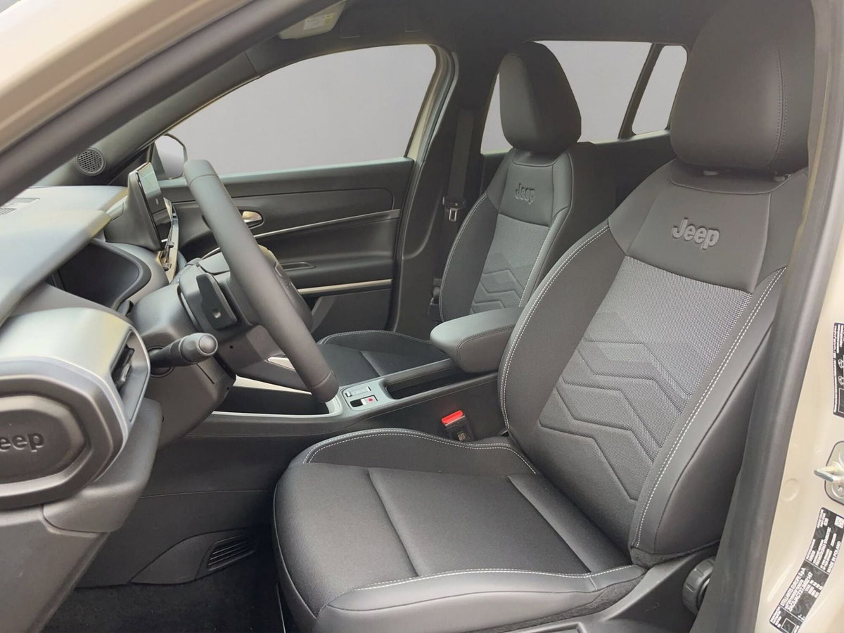 Jeep Avenger 1.2 turbo e-hybrid mhev Summit fwd 110cv edct6 (11)