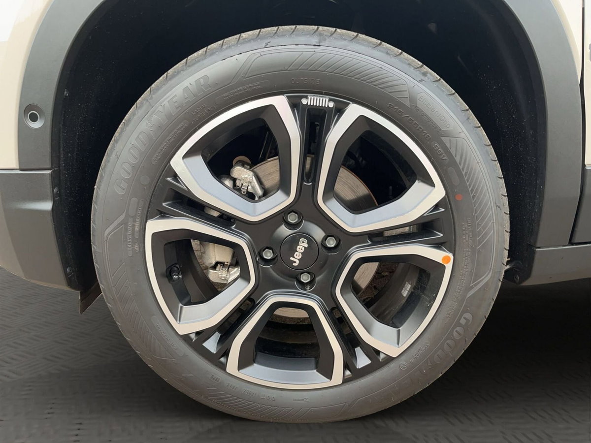 Jeep Avenger 1.2 turbo e-hybrid mhev Summit fwd 110cv edct6 (4)