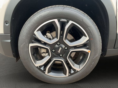 Jeep Avenger 1.2 turbo e-hybrid mhev Summit fwd 110cv edct6 (4)