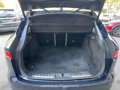 Jaguar F-Pace 2.0 D 180 CV AWD Prestige (10)