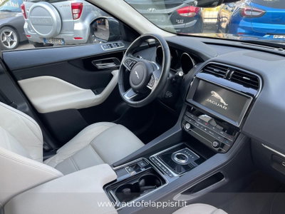 Jaguar F-Pace 2.0 D 180 CV AWD Prestige (16)