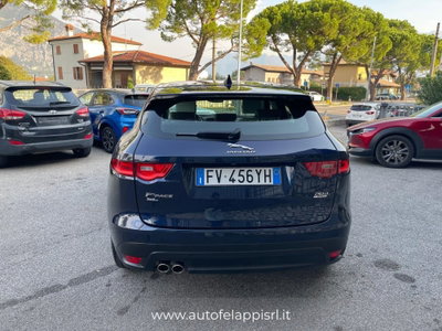 Jaguar F-Pace 2.0 D 180 CV AWD Prestige (9)