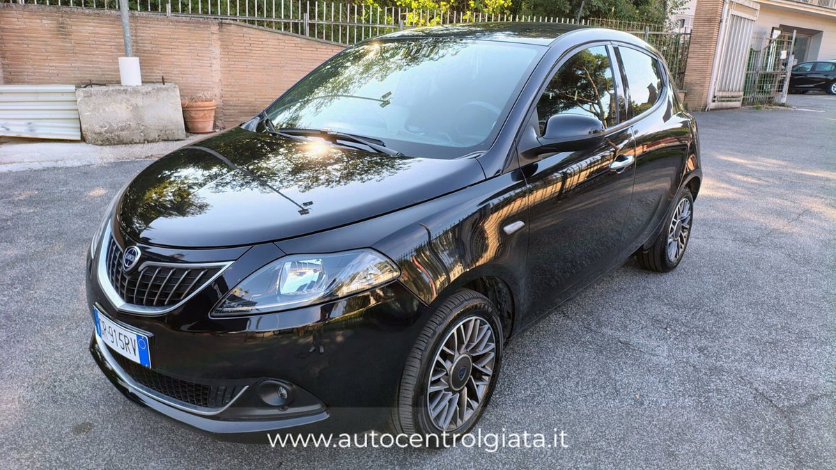 Lancia Ypsilon 1.0 FireFly 5 porte S&S Hybrid Gold Plus