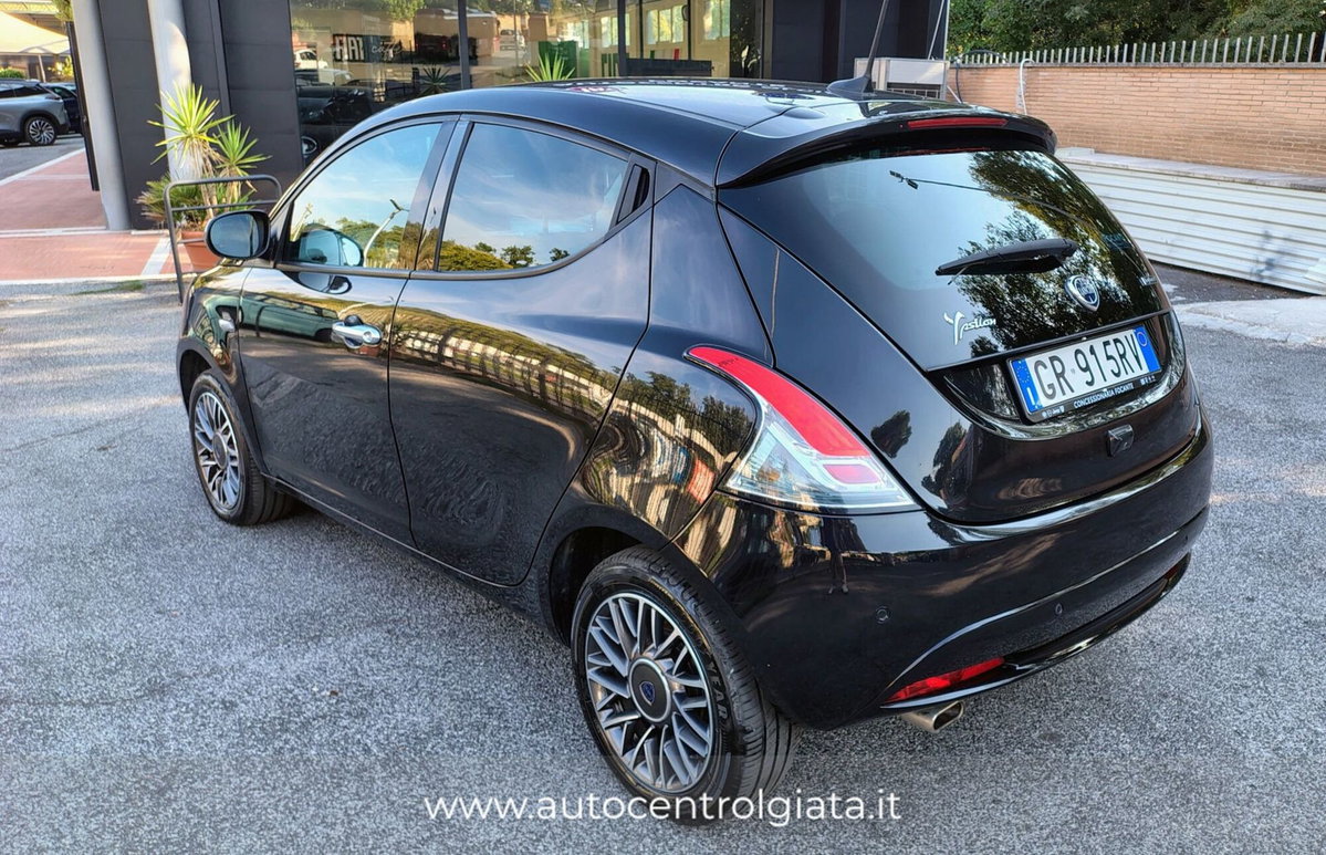 Lancia Ypsilon 1.0 FireFly 5 porte S&S Hybrid Gold Plus (11)