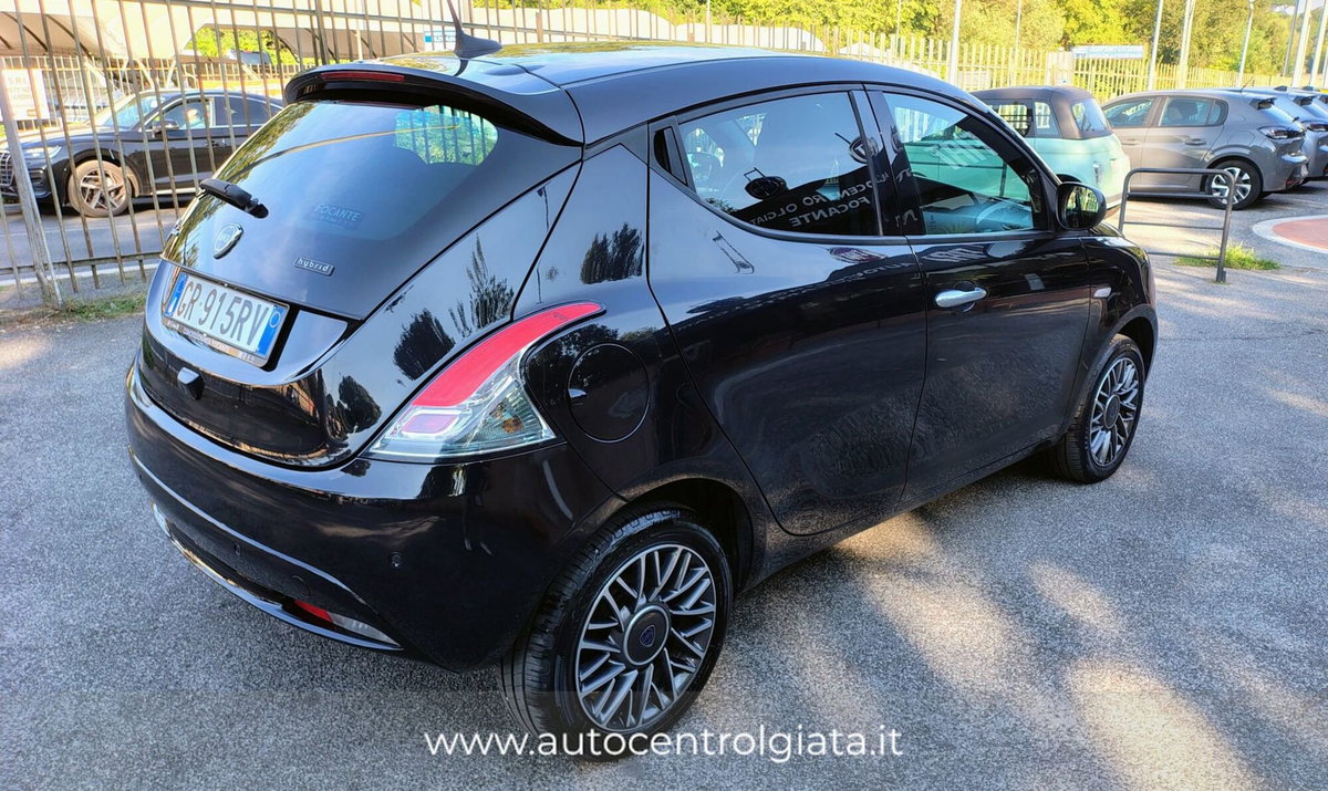 Lancia Ypsilon 1.0 FireFly 5 porte S&S Hybrid Gold Plus (12)