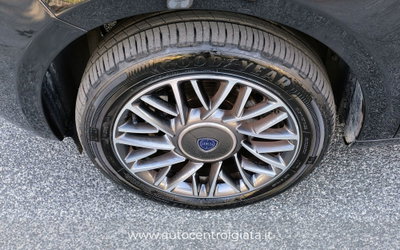 Lancia Ypsilon 1.0 FireFly 5 porte S&S Hybrid Gold Plus (17)