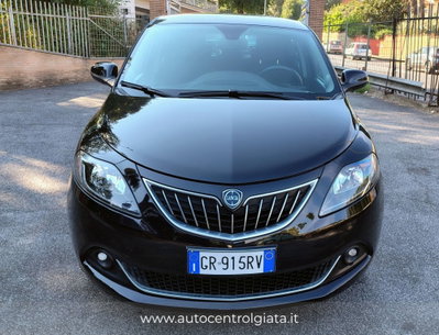 Lancia Ypsilon 1.0 FireFly 5 porte S&S Hybrid Gold Plus (2)