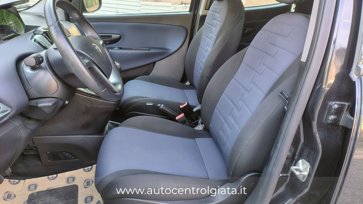 Lancia Ypsilon 1.0 FireFly 5 porte S&S Hybrid Gold Plus (8)