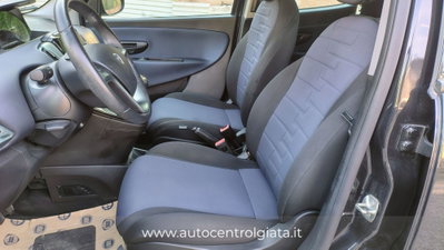Lancia Ypsilon 1.0 FireFly 5 porte S&S Hybrid Gold Plus (8)