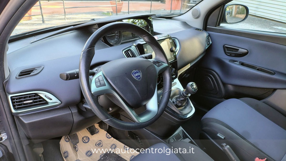 Lancia Ypsilon 1.0 FireFly 5 porte S&S Hybrid Gold Plus (9)
