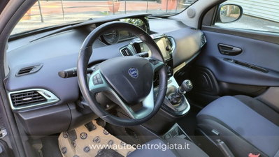 Lancia Ypsilon 1.0 FireFly 5 porte S&S Hybrid Gold Plus (9)