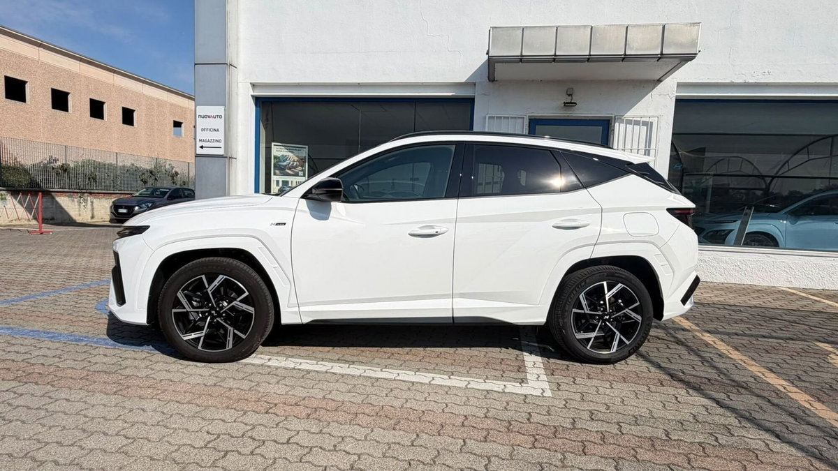 Hyundai Tucson 1.6 hev Xtech 2wd 239cv auto (2)