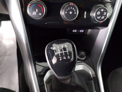 Volkswagen T-Roc 1.0 TSI Life (18)