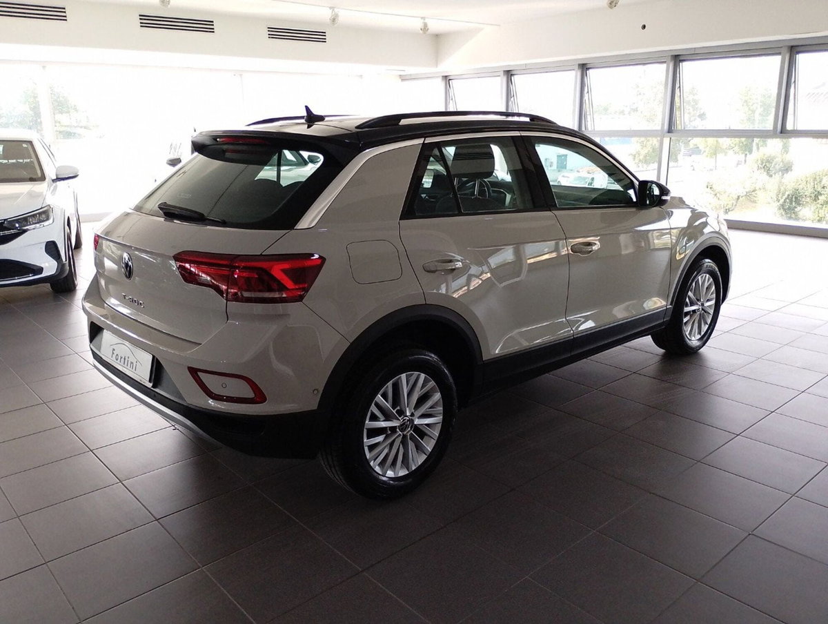 Volkswagen T-Roc 1.0 TSI Life (6)