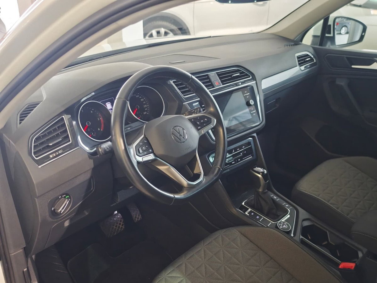Volkswagen Tiguan 2.0 TDI 150 CV SCR DSG 4MOTION Life (15)