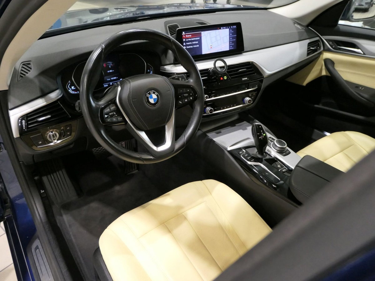 BMW Serie 5 Touring 520d 48V xDrive  Luxury (9)