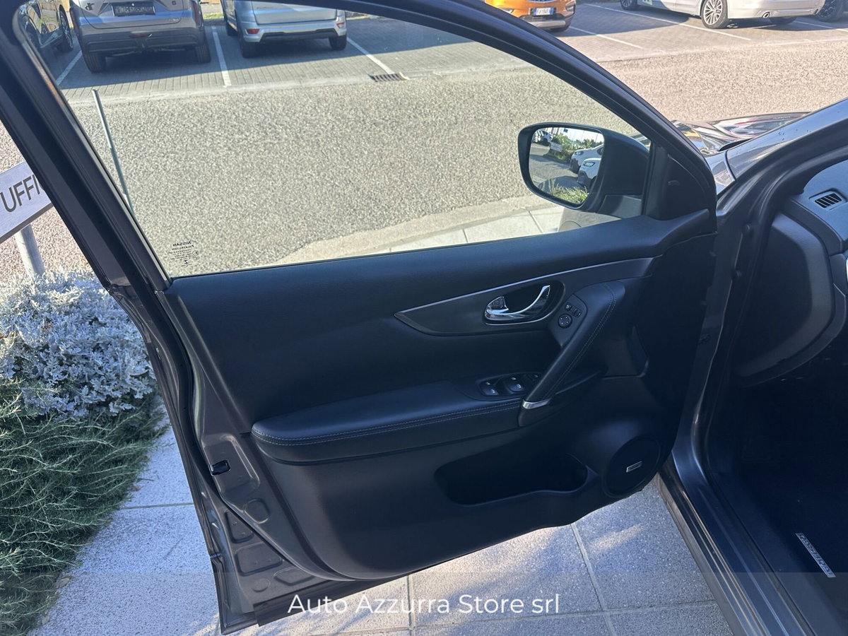 Nissan Qashqai 1.6 dCi 2WD Tekna (17)