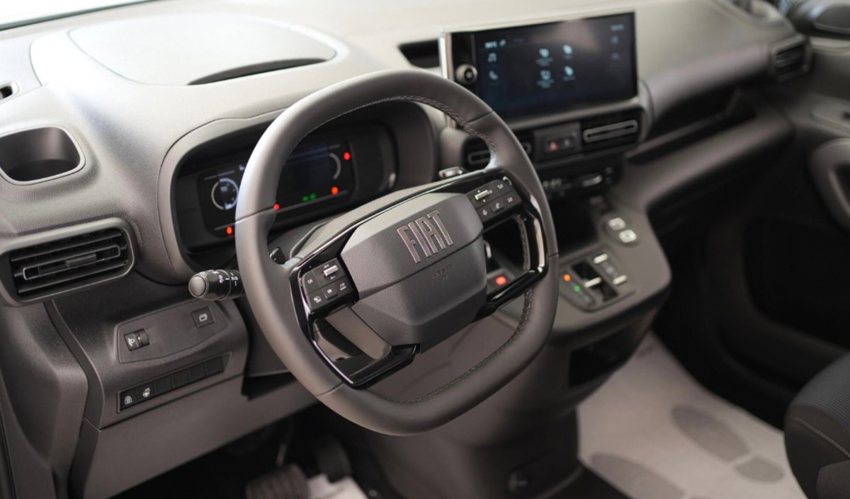 Fiat Doblò combi N1 1.5 bluehdi 130cv AT8 (8)
