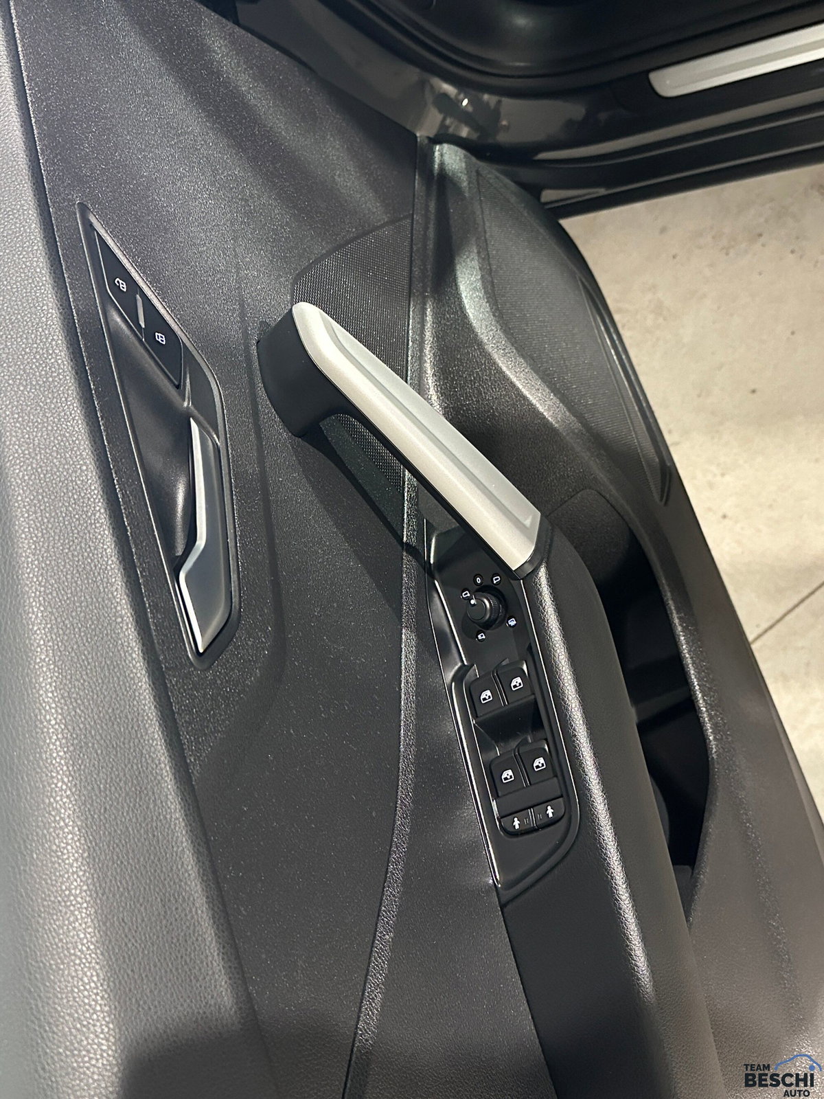Audi Q2 Q2 30 TFSI Business (16)