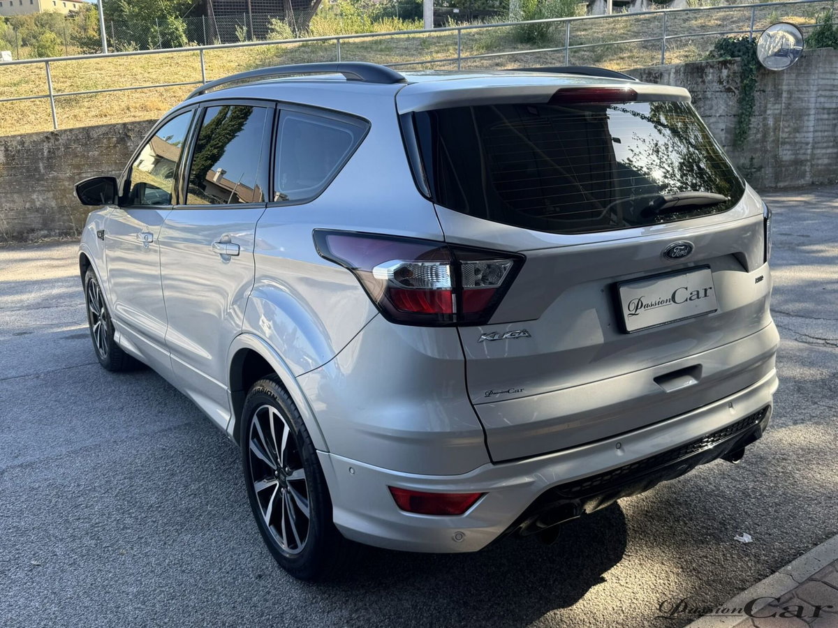 Ford Kuga 2.0 TDCI 150 CV S&S 4WD ST-Line (5)