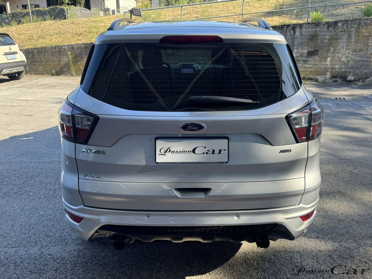 Ford Kuga 2.0 TDCI 150 CV S&S 4WD ST-Line (6)