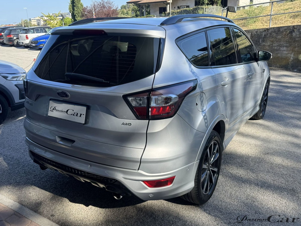 Ford Kuga 2.0 TDCI 150 CV S&S 4WD ST-Line (7)