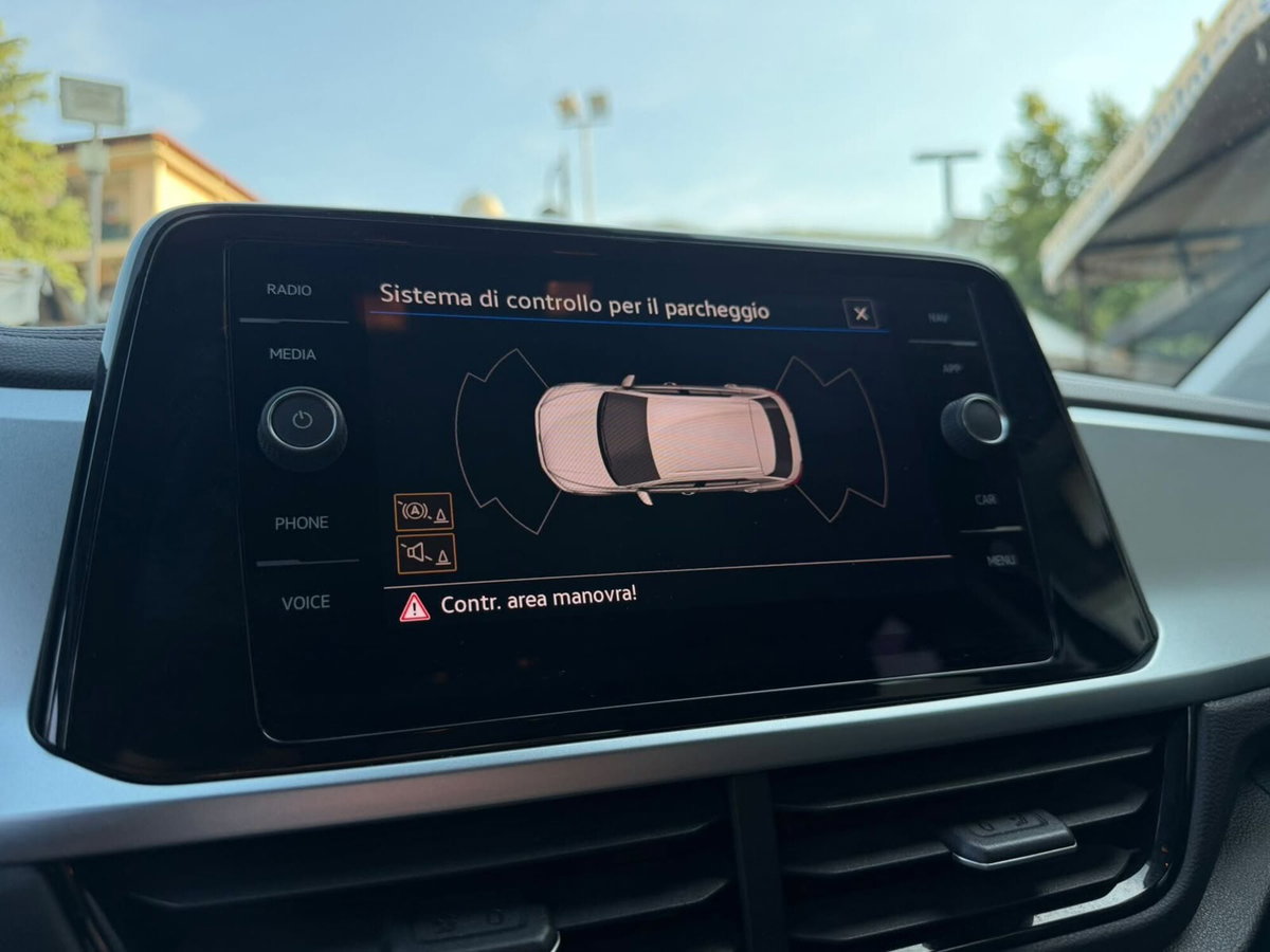 Volkswagen T-Roc 1.5 tsi Style dsg (11)