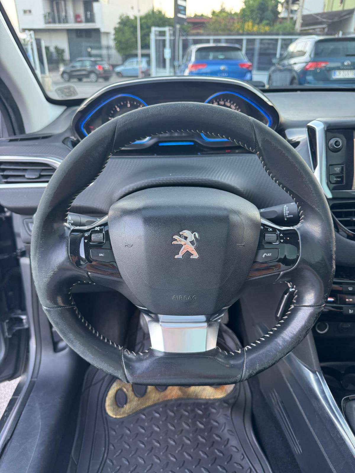 Peugeot 2008 e-HDi 92 CV Stop&Start ETG6 Allure (8)