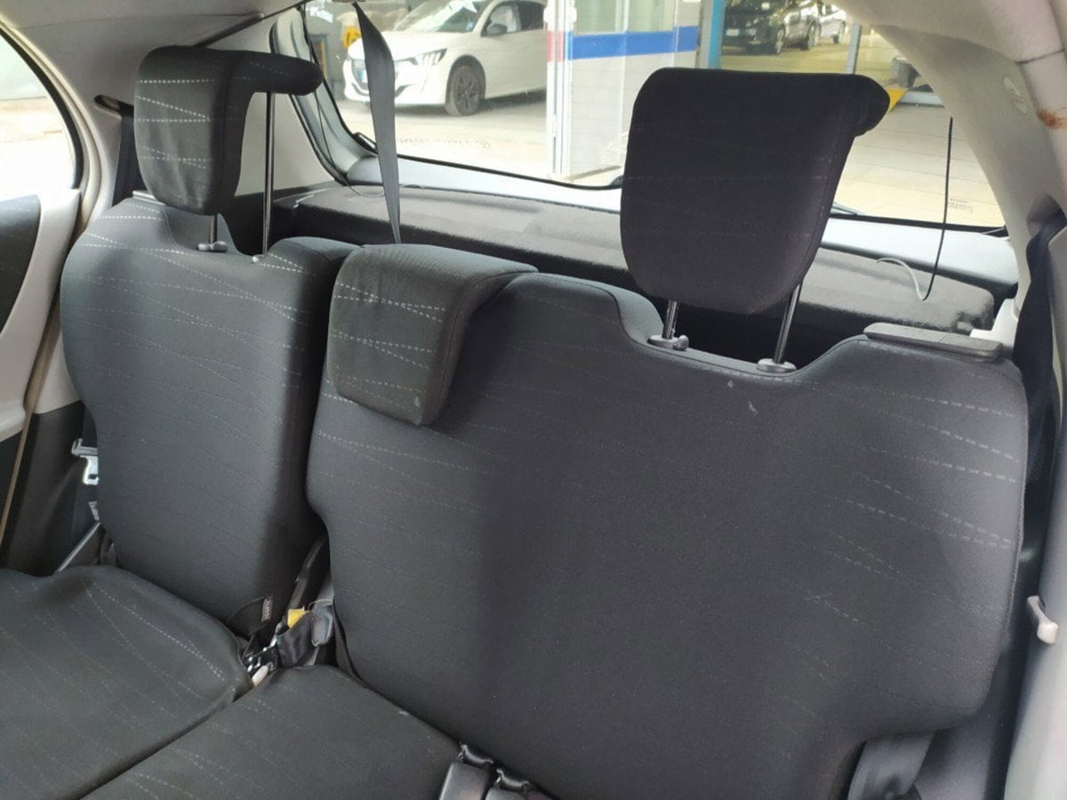 Toyota Yaris 1.0 5 porte Sol (15)
