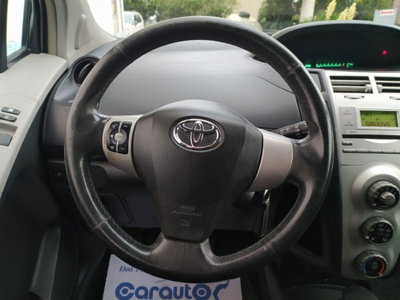 Toyota Yaris 1.0 5 porte Sol (20)