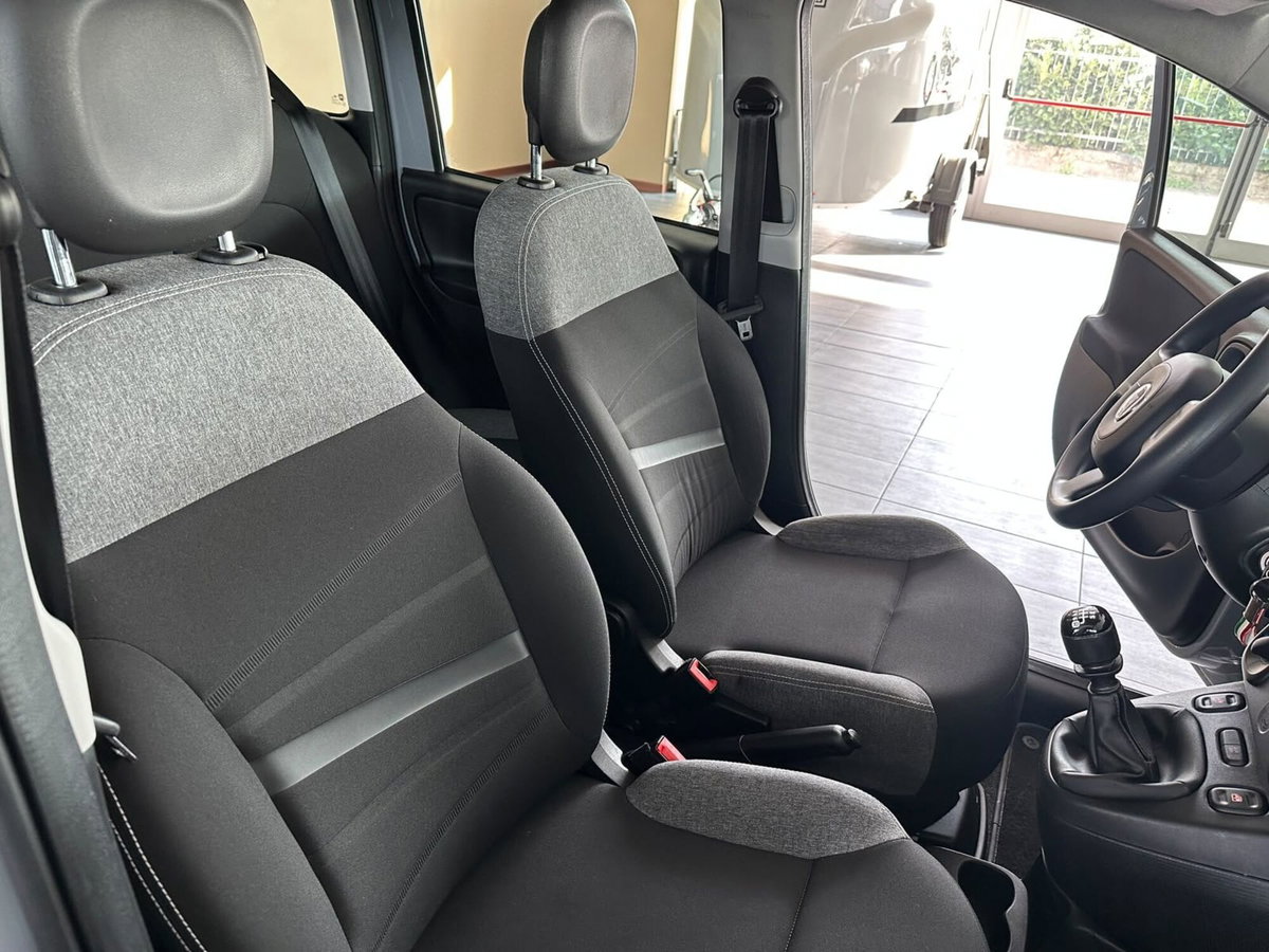 Fiat Panda 1.0 FireFly S&S Hybrid City Cross (12)