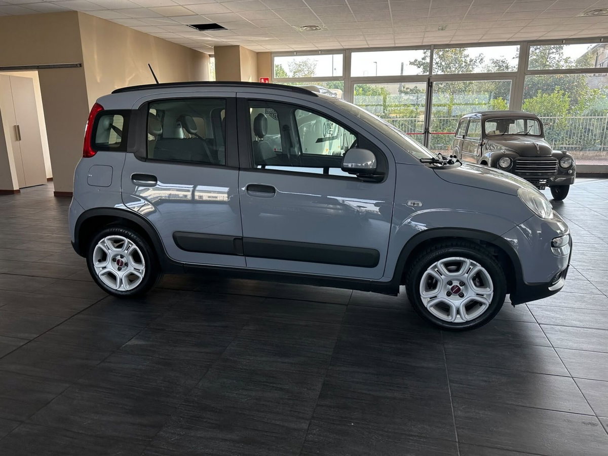 Fiat Panda 1.0 FireFly S&S Hybrid City Cross (16)