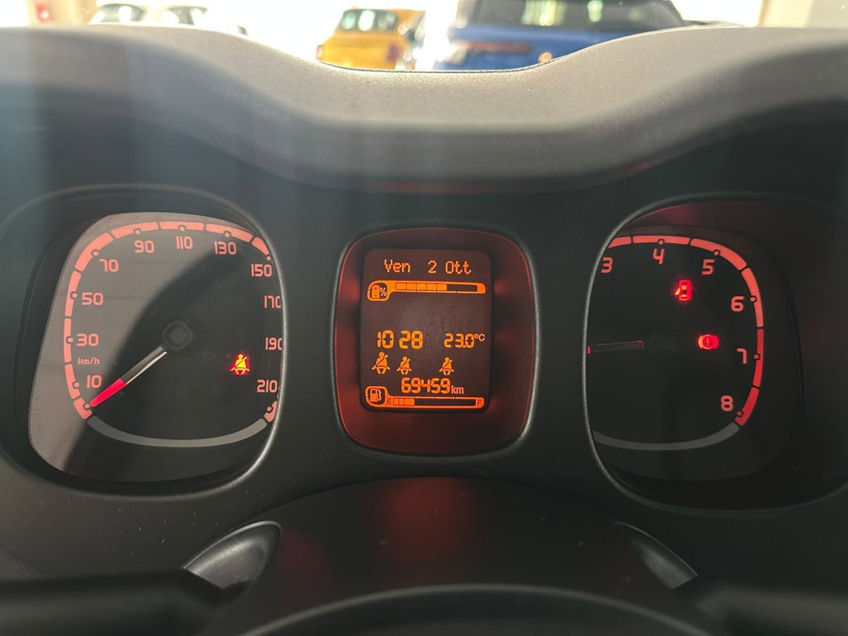 Fiat Panda 1.0 FireFly S&S Hybrid City Cross (18)