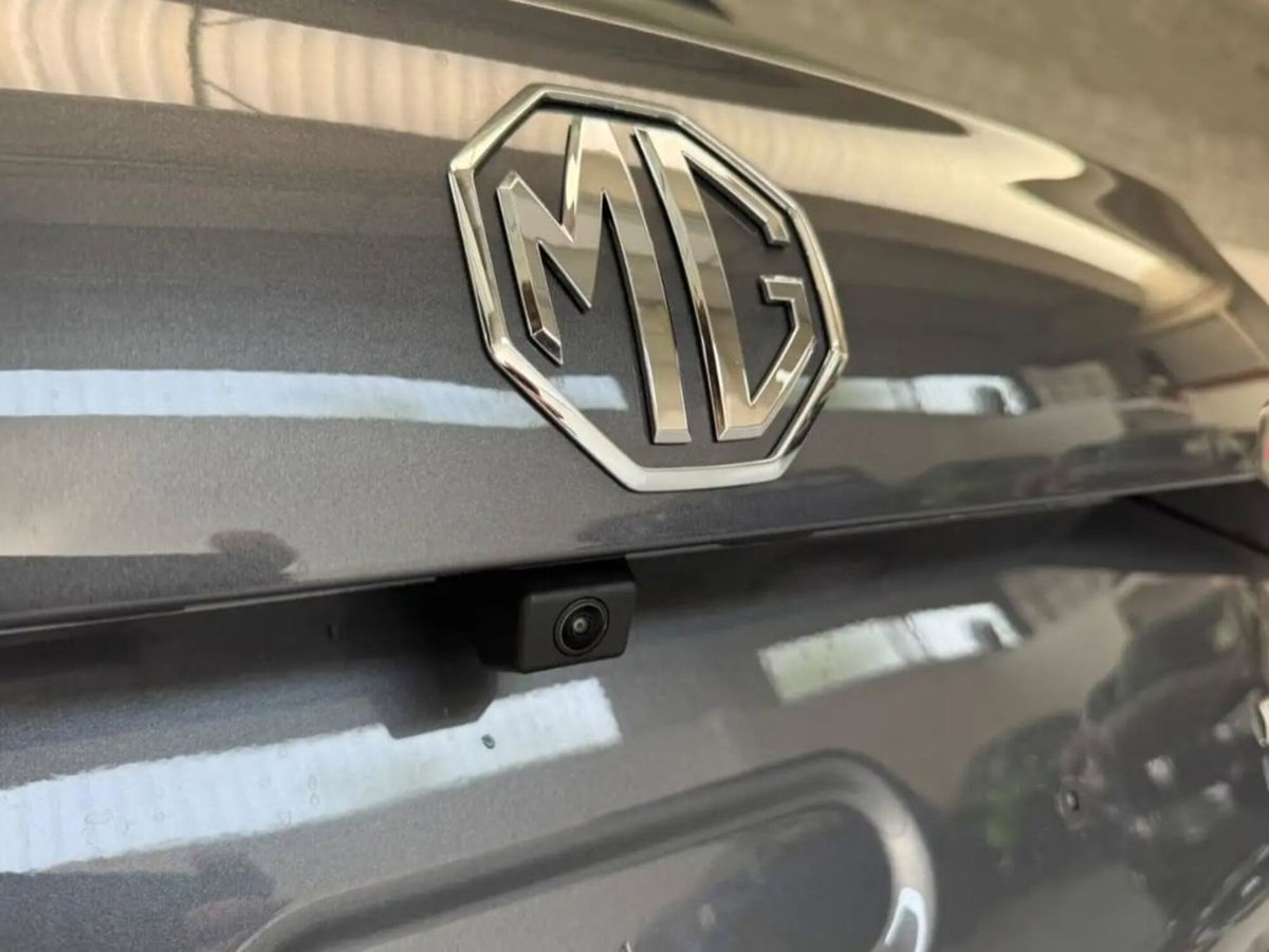 Mg MG3 1.5 hybrid+ Standard auto (11)