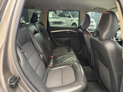 Volvo V70 2.4 D5 Summum (7)