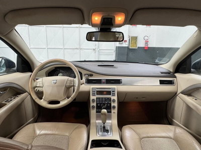 Volvo V70 2.4 D5 Summum (11)